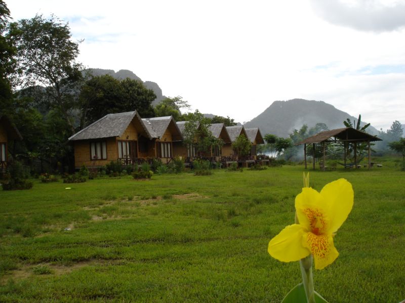 Турбаза в Вангвинанге . (Лаос)(фото Лимарева В.Н.)
